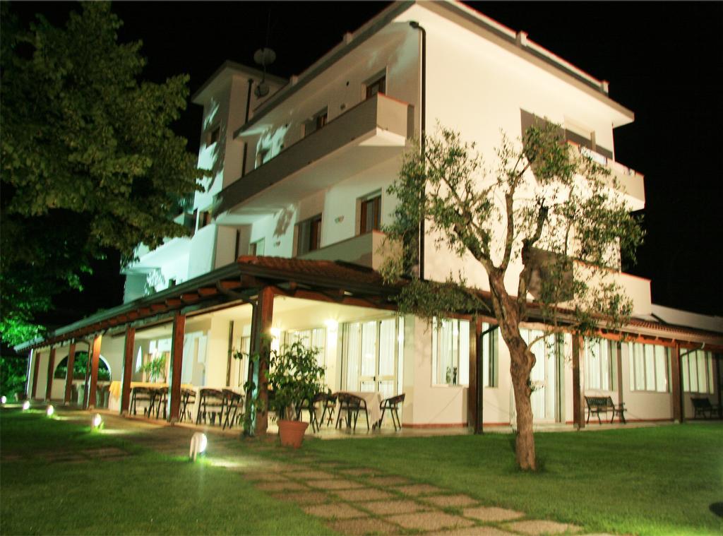 Hotel La Bussola 마리나디마사 외부 사진